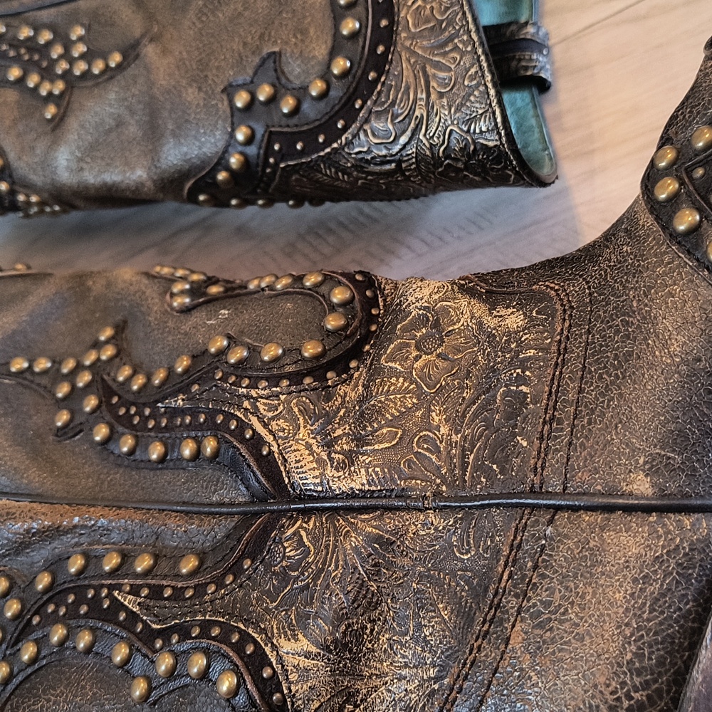 Corral Vintage Boots - Picture 2 of 14